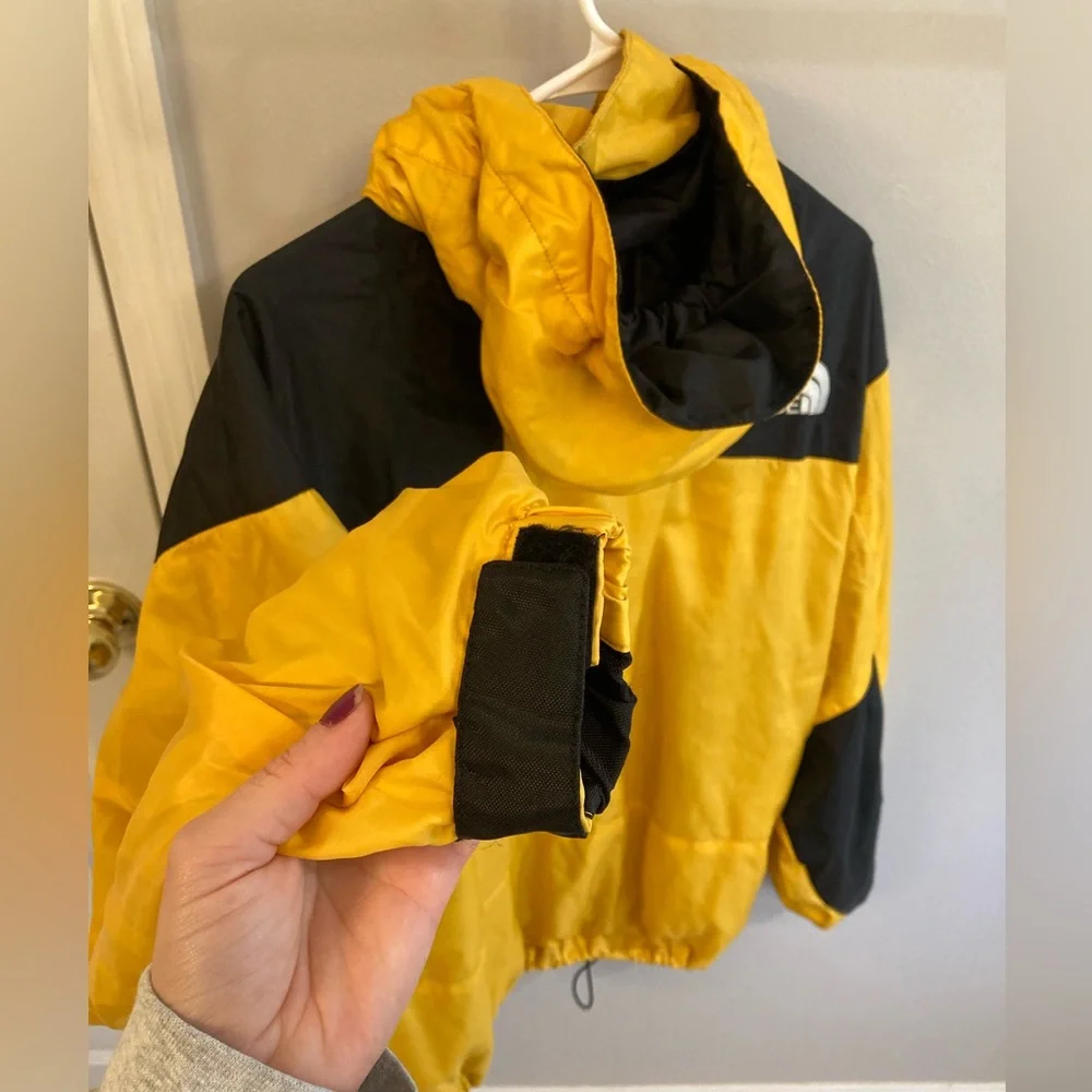 The North Face 1990 Mountain Jacket Yellow men’s medium
